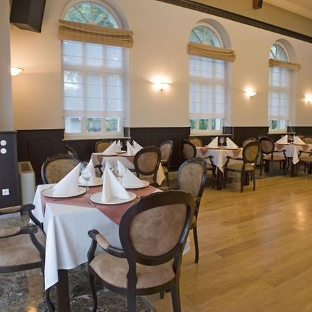 Hotel Apollo دارووفكو المظهر الخارجي الصورة