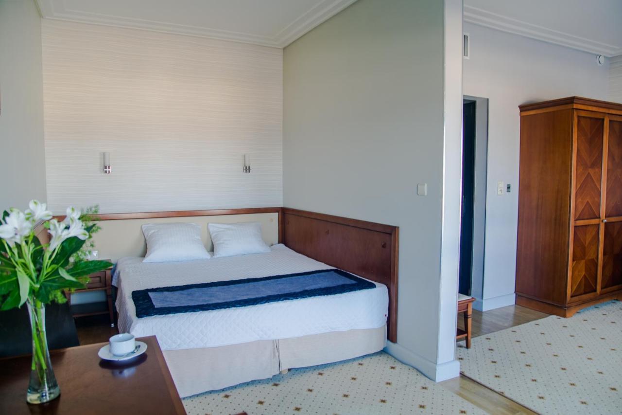 Hotel Apollo دارووفكو المظهر الخارجي الصورة