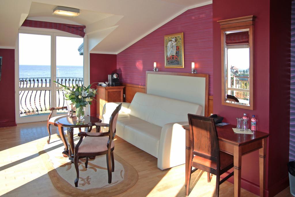 Hotel Apollo دارووفكو المظهر الخارجي الصورة